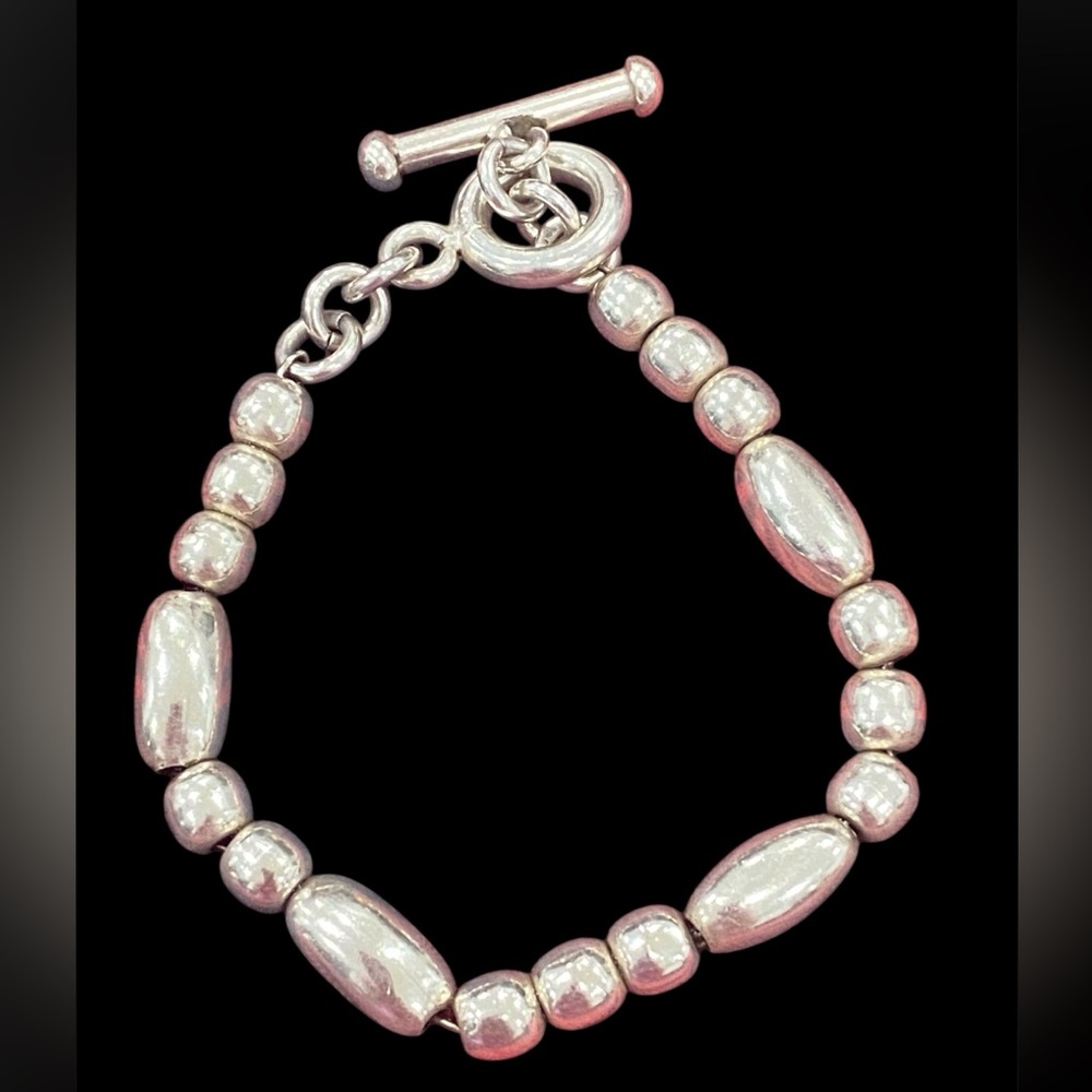 Beautiful Ladies Classic Sterling  Silver Bead Toggle Bracelet Stamped 925